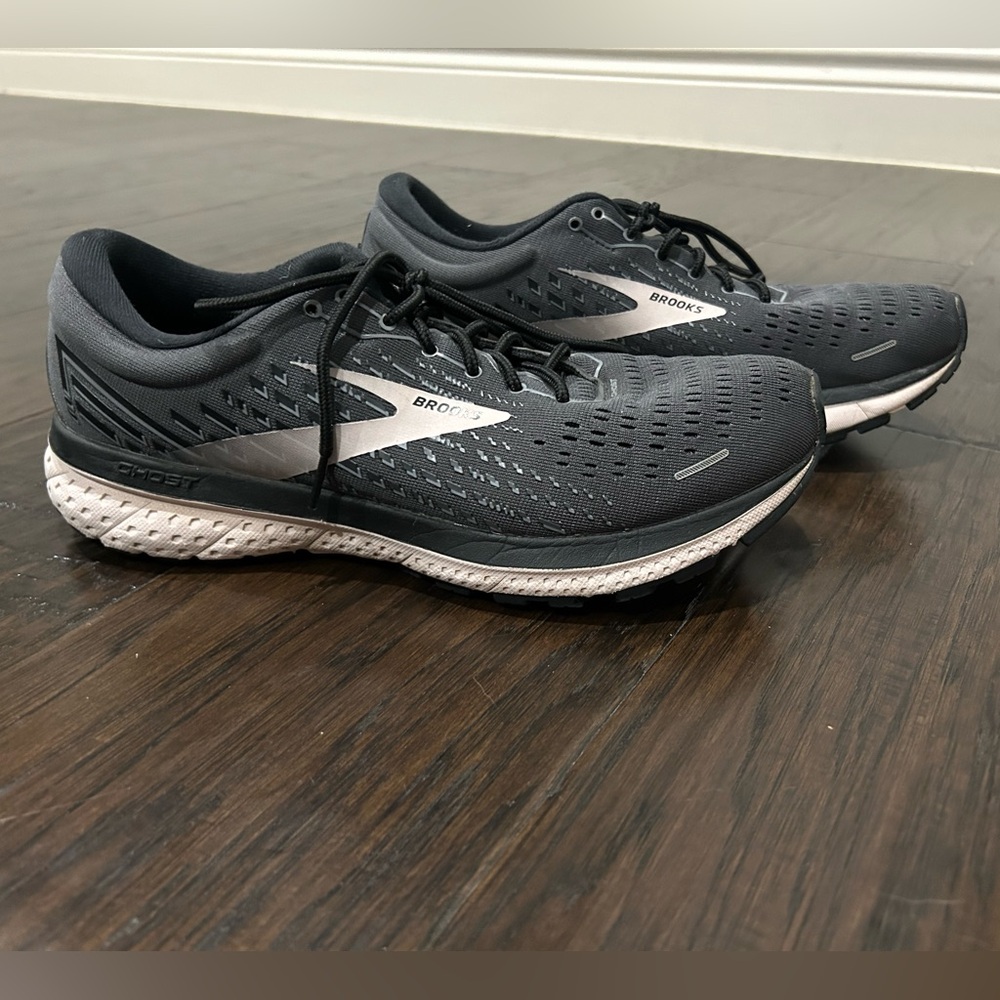 Brooks Ghost 13 Women's Black Pearl Violet Size 10